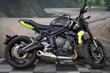 2024 Triumph Trident 660 Jet Black/Triumph Racing Yellow 