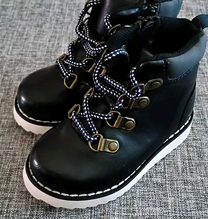 Botas de encaje Gap para niños pequeños 6 negras con cremallera Foto 3 de 4