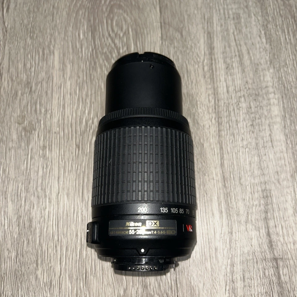 Nikon D3100 DSLR Camera + 2 Lenses: AF-S DX 18-55mm VR & DX VR ED IF Tested - Image 3 of 4