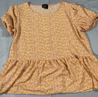 W5 Top  Womens Large Pink Orange Floral Short Sleeve Blouse with Ruffle Hem Long