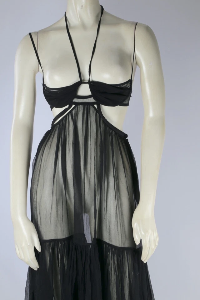 Maxi Vestido Largo Transparente Sin Espalda Corte Georgette Gasa Nensi Dojaka Talla S Foto 2 de 4