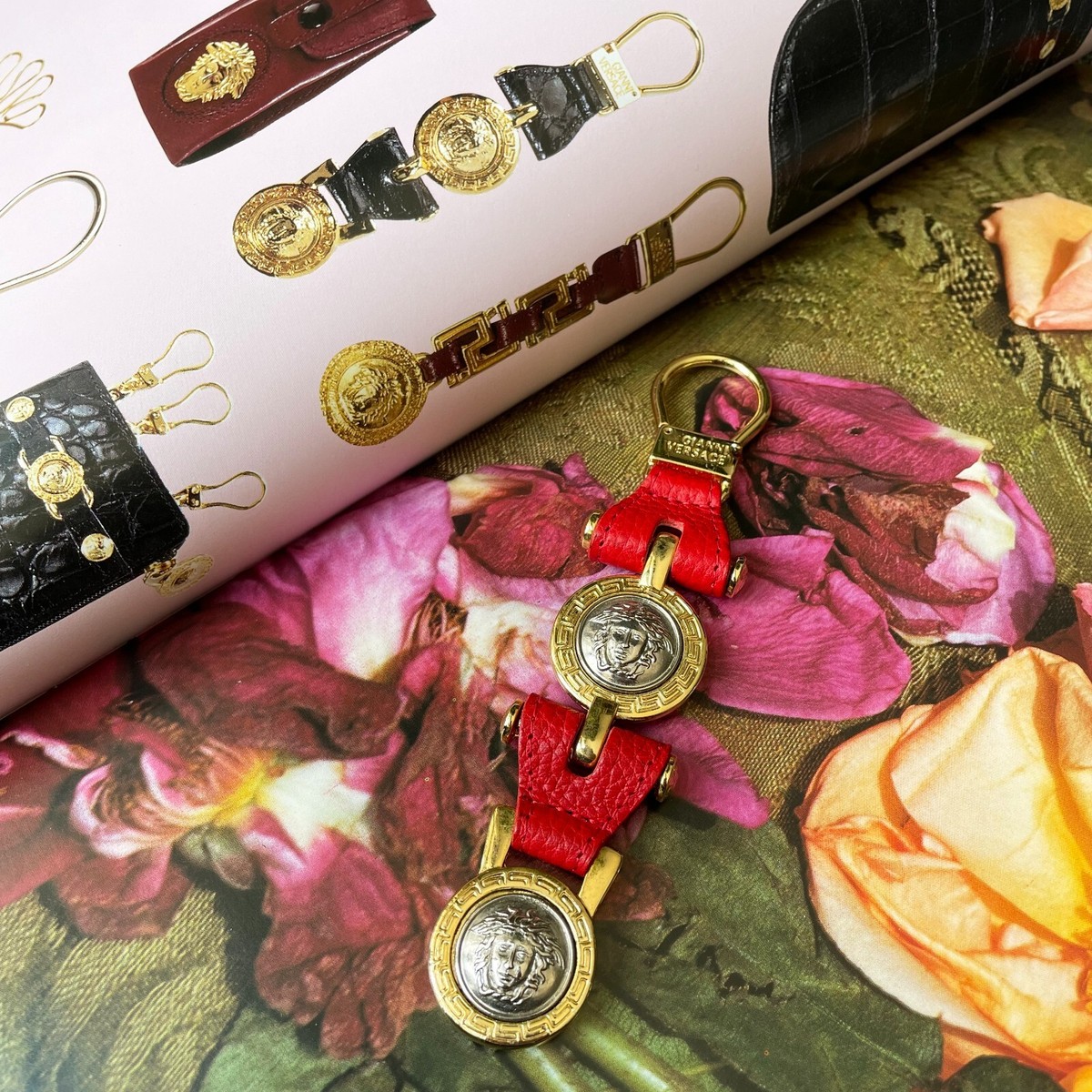 GIANNI VERSACE ストラップ GIANNI VERSACE Key ring red Leather and Medallions from F/W