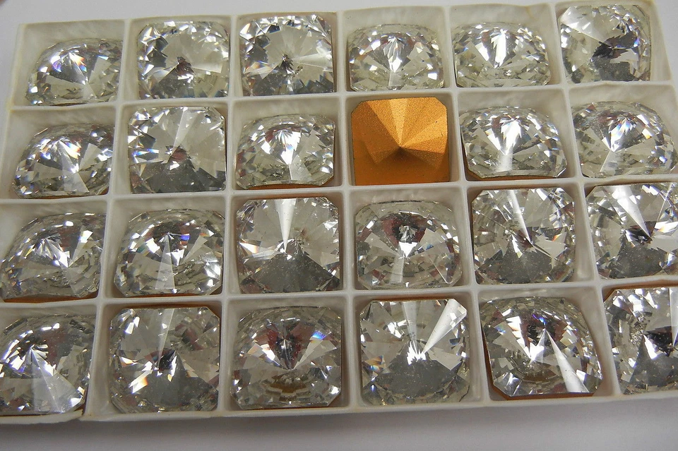SWAROVSKI ® - 2 Pz Cabochon Quadrato 4650 -14 mm Crystal Clear Vintage Gold F
