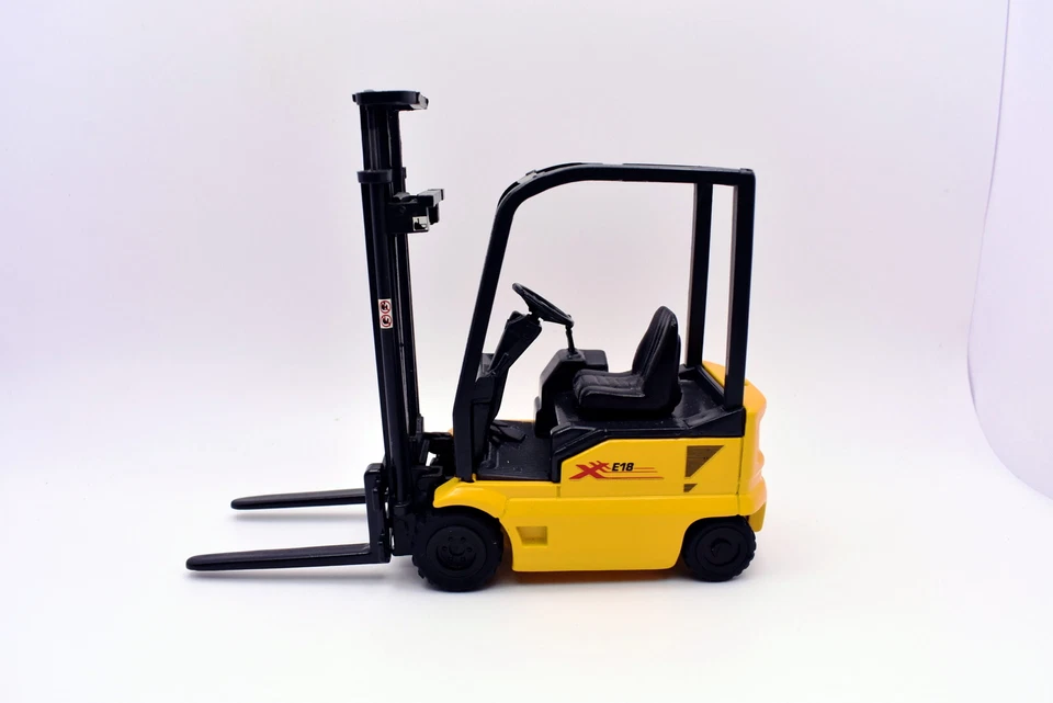 Modellino muletto scala 1:25 OM X E18 Old cars modellismo statico usati asta - Immagine 2 di 3