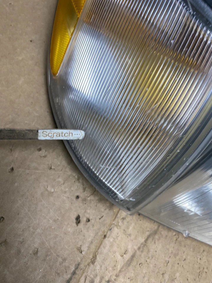 Faro lateral derecho pasajero Toyota Sienna 1998 a 2000 V0010 DW Foto 4 de 4