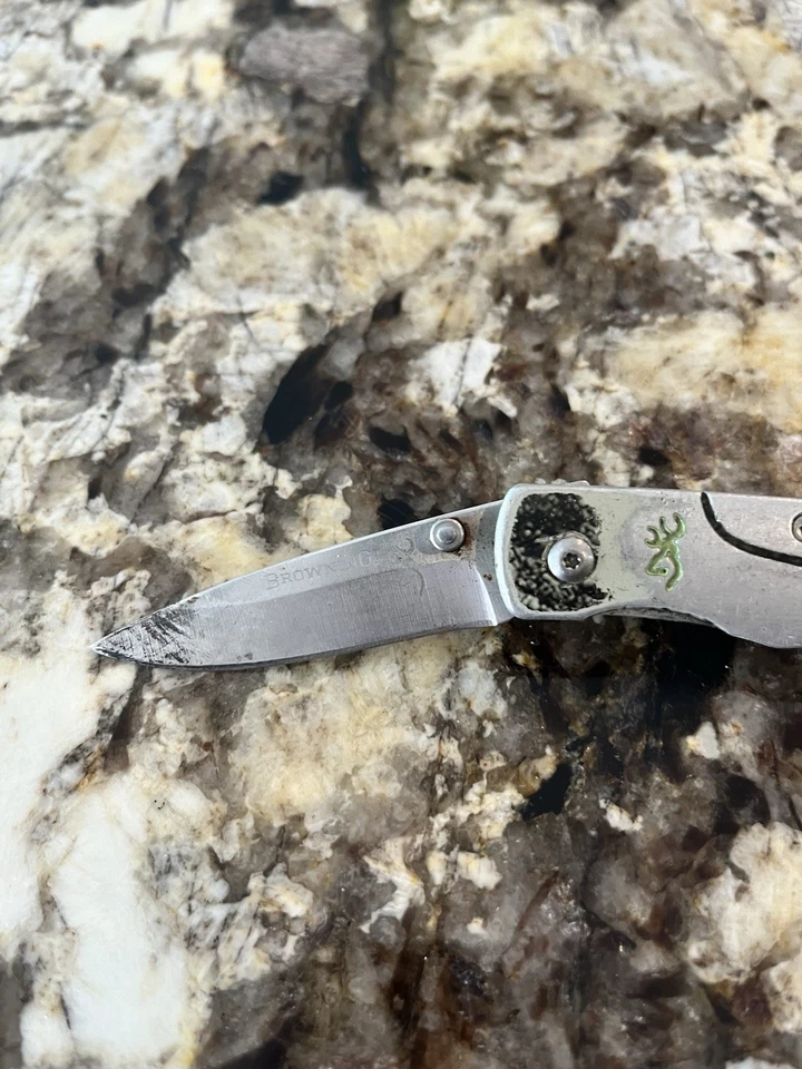 Browning Modelo 3715096 Navaja de Bolsillo Plegable Plateada Bloqueo Lateral Clip de Cinturón Foto 3 de 4