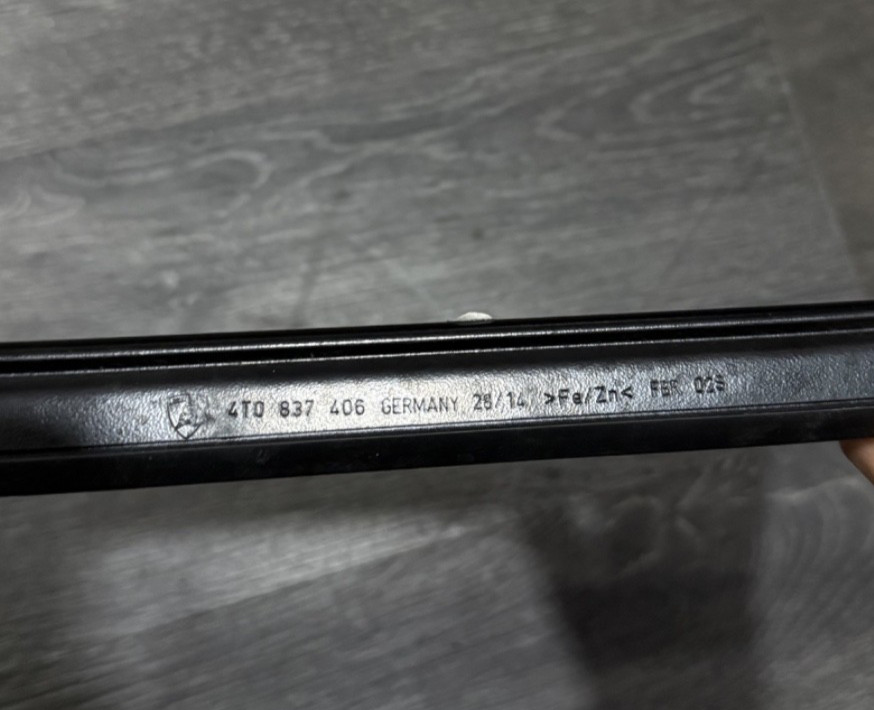 2015-22 LAMBORGHINI HURACAN Right RH DOOR REAR WINDOW GLASS TRACK GUIDE
