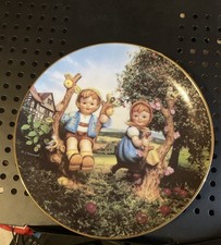 Goebel MJ Hummel 1977 Annual Collector s Plate Apple Tree Boy & Girl