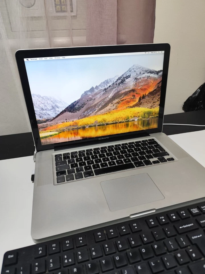 Apple MacBook Pro 15" 2010 · i5 · 8GB · 128GB, photo 1 of 5