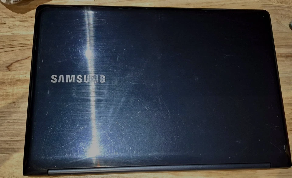 Samsung ATIV Book 9 with Touchscreen* - image 4 of 4