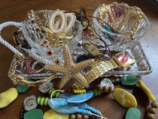 Mystery Schmuck im Glas Sahnek&auml;nnchen und Zuckertopf 18 Teile goldfarben  bunt