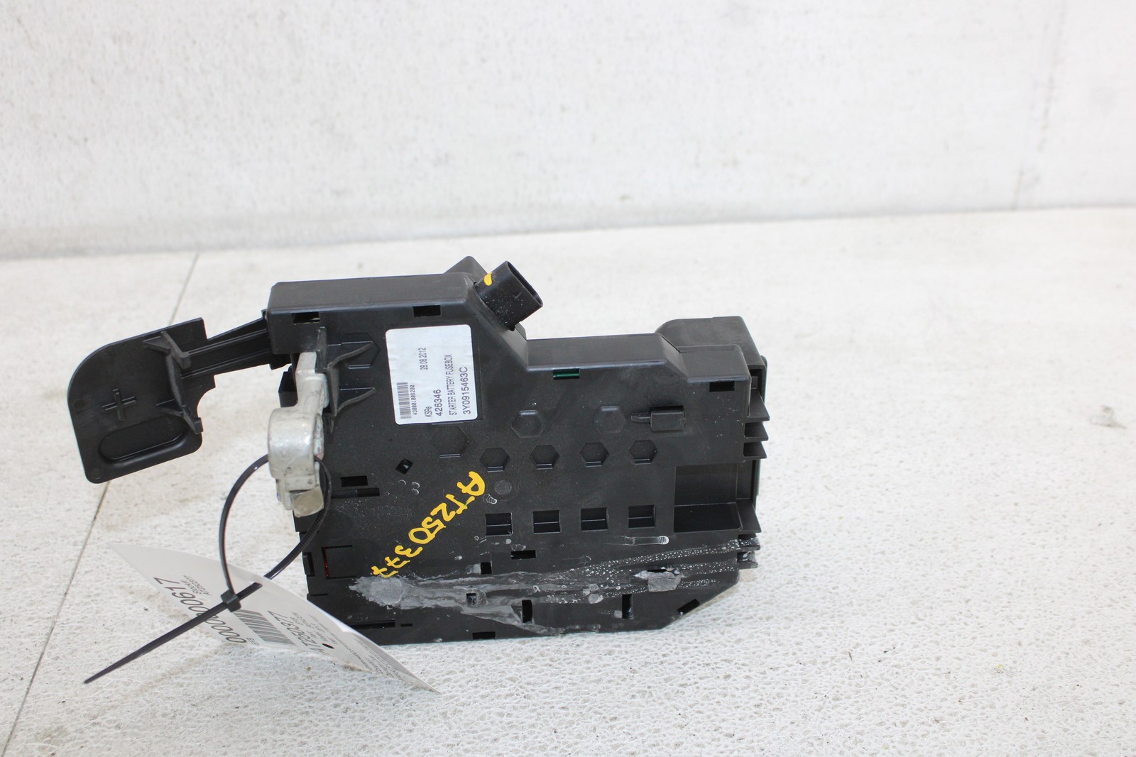 Engine Fuse Box 3Y0915463CSTARTER BATTERY FUSE BOX BENTLEY CONTINENTAL 2013