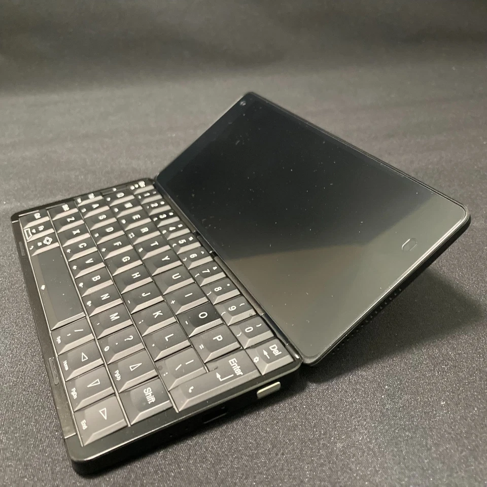 Planet Computers Cosmo Communicator Keyboard Android 9.0 6inch Used In-stock - Image 4 of 4