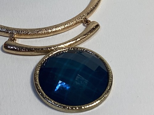 Collana barra ciondolo tondo sfaccettato blu vintage tono oro spazzolato mod 18” - Foto 4 di 8