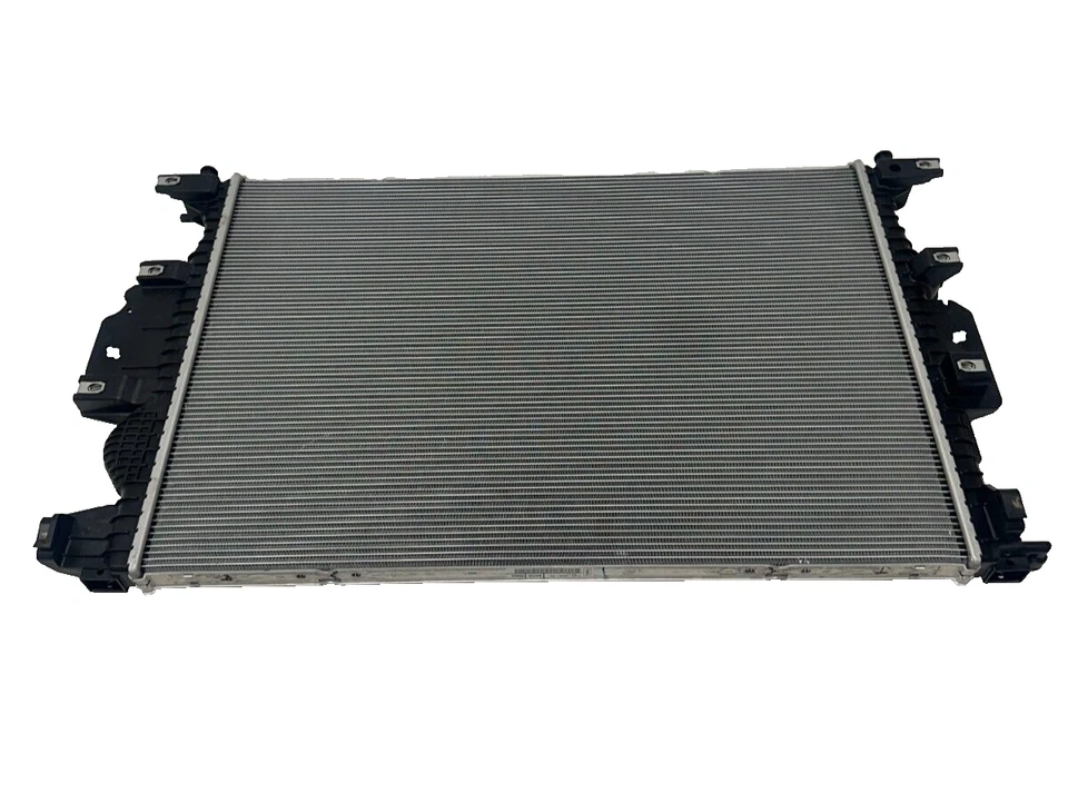 Motorcraft Radiator Assembly For 2015-2016 Ford Edge MK2 E1GZ-8005-A - Image 3 of 4