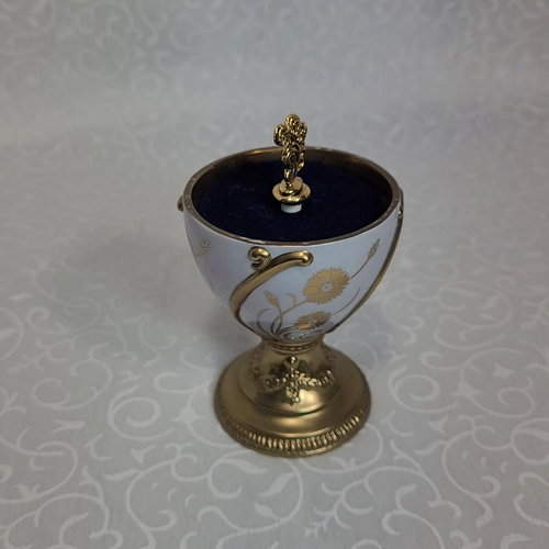 Huevo musical House Of Fabergé aciano Romeo y Julieta de Chaikovski 5,5" - Vídeo 1 de 1