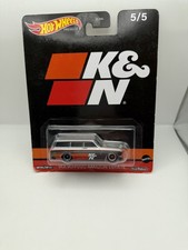 1/64 HOT WHEELS PREMIUM K & N VOLVO P220 AMAZON ESTATE