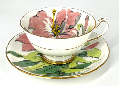 ROYAL GRAFTON Bermuda Flower Cup & Saucer Fine Bone China England