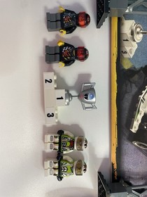 LEGO World Racers Race 3 8898 Complete Set w/ Minifigures, box and instructions 
