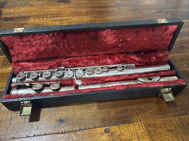 Boosey & Hawkes London Emperor flute with case, England, Very Good condition