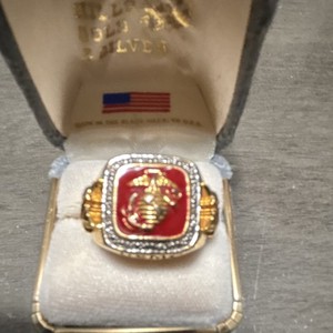 Authentic Danbury mint US Marines military veteran rings 14k GOLD PLATED W/ Diamonds