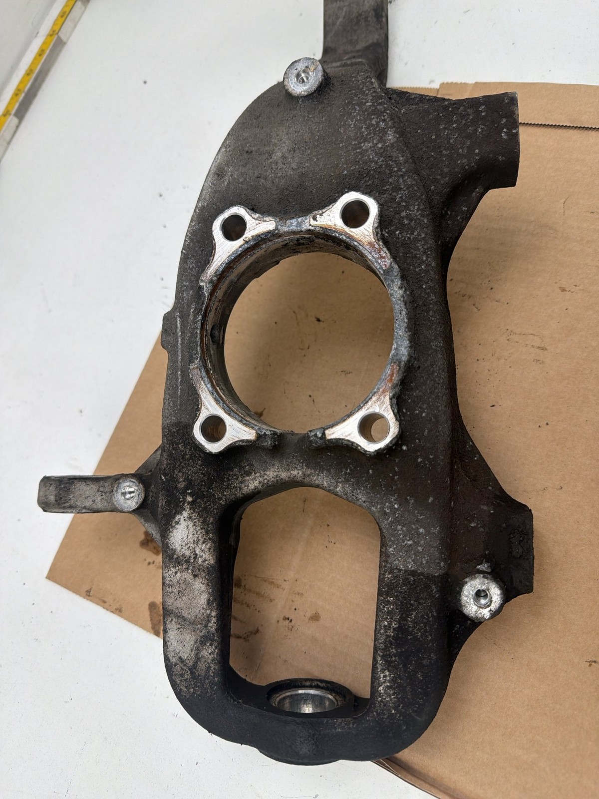 Maserati Ghibli 2014-2017 Right Steering knuckle P/N 119875