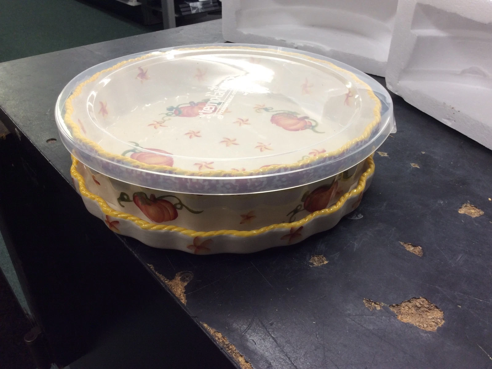 Temptations Ovenware Pumpkin Low Profile Pie Dish 10” New