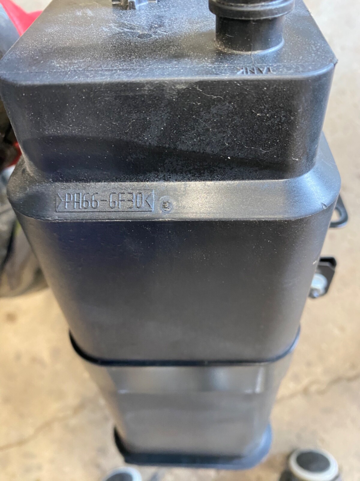 Maserati GranTurismo Quattroporte Charcoal Fuel Evaporator Emissions Tank Oem