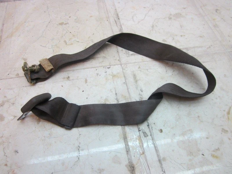 1992 1993 1994 1995 1996 LEXUS ES300 montaje de cinturón de seguridad central trasero OEM 6069 Foto 2 de 4