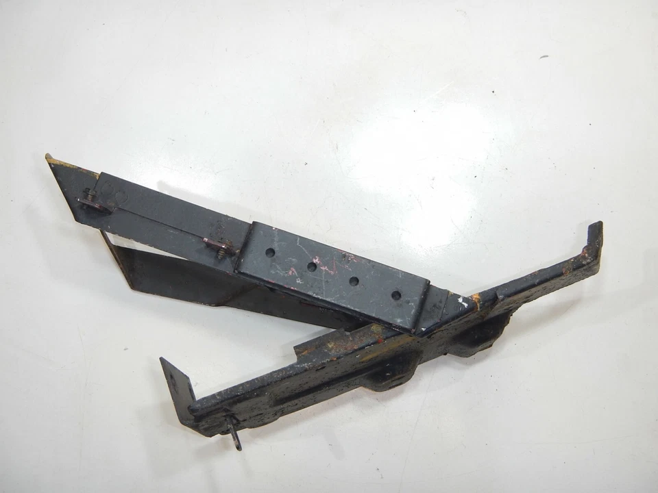 Jeep Wrangler YJ 87-95 OEM Battery Tray Perpendicular to Firewall FREE SHIPPING Foto 3 de 4