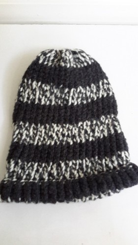 Hand Made Hand Knit Heavy Yarn Striped Beanie Ski Hat Black/Gray Pre-owned - Picture 3 of 6