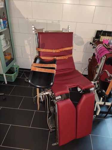 Gynstuhl von Maquet Nostalgie Studio Gerät in purer Top Edelstahl Optik - Bild 18 von 19