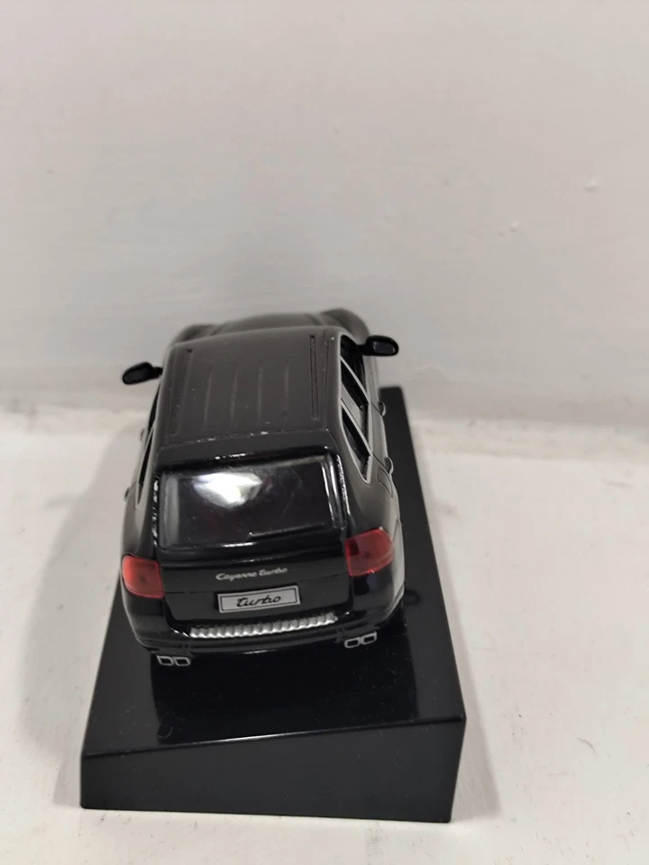 Modellino Auto Porsche Cayenne Turbo 2002 NERO - Die-Cast 1:43 Base Originale - Immagine 3 di 4