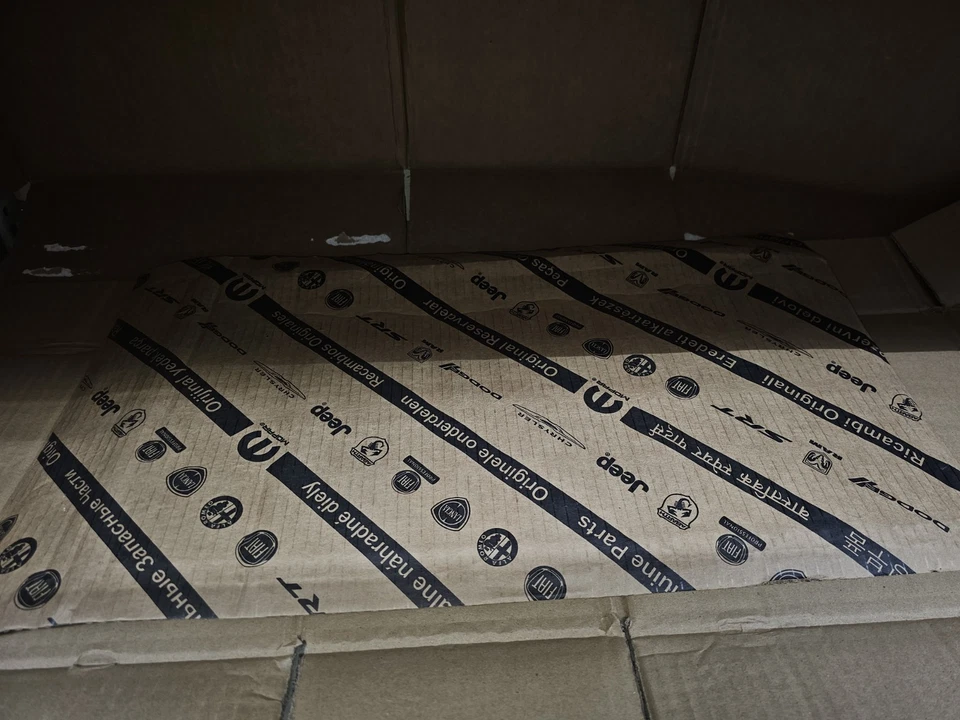 正品 Mopar 气缸盖垫圈左侧 68284905AA — 第 3/3 张图片