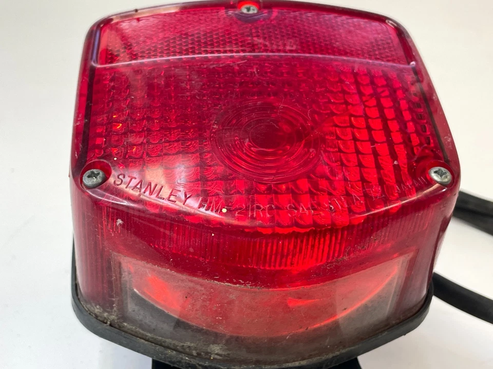 1980 HONDA C70 Passport OEM Tail Light Turn Signals License Plate BKT HM174 C 70 - Image 3 of 4