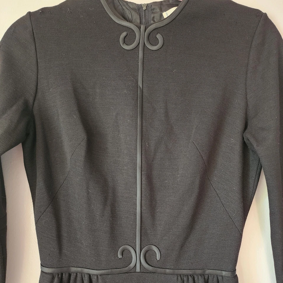 Vestido de Lana Negro Vintage Años 60 S Gótico Mod Oficina Clásico Funeral Manga Larga Foto 3 de 4