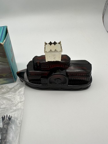 Avon Side Wheeler Riverboat Decanter W/ Original Box 5 oz Full Wild Country - Picture 3 of 8