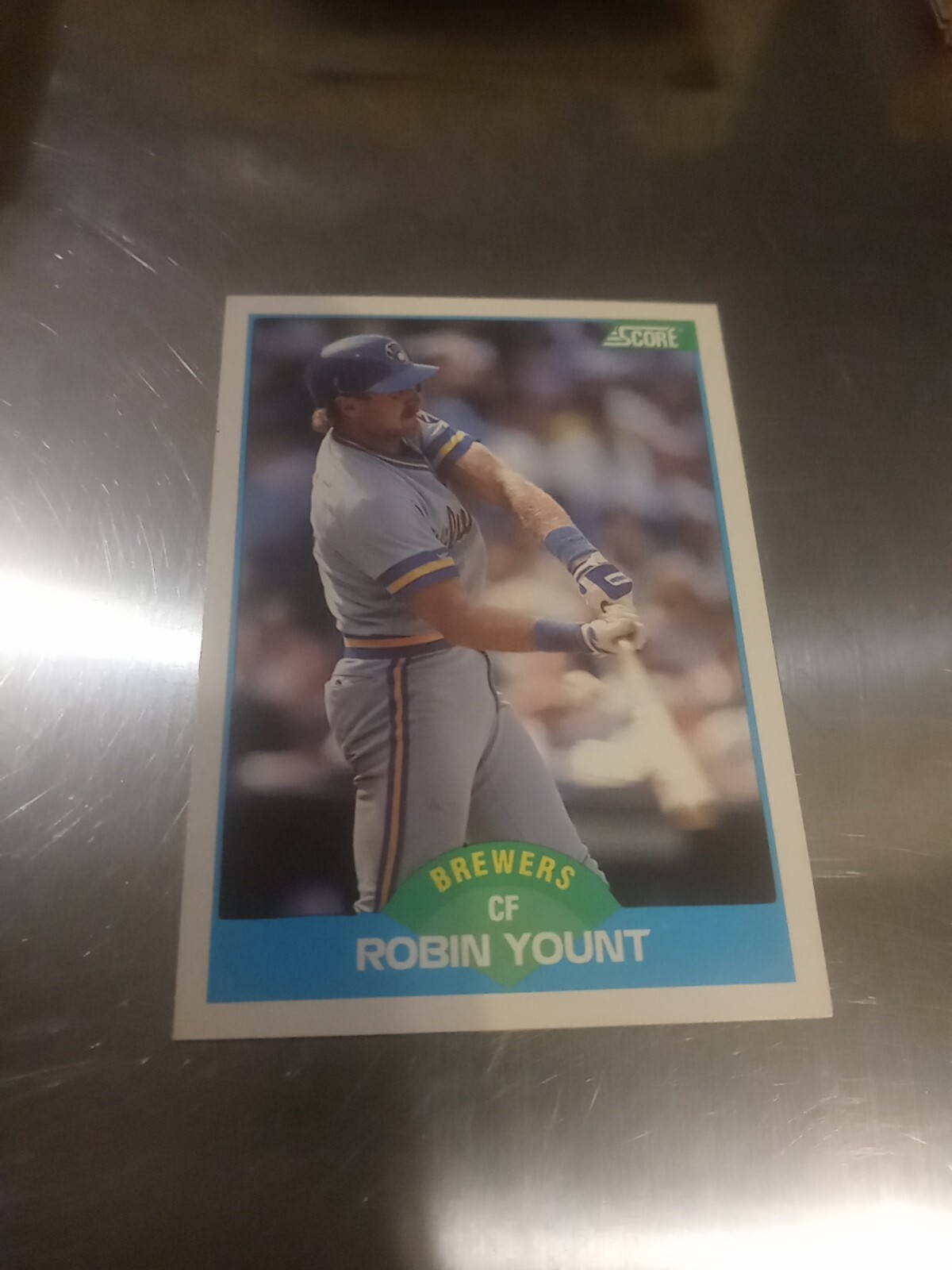 Robin Yount #151 (Baseball Cards 1989 Score) — is it worth grading?