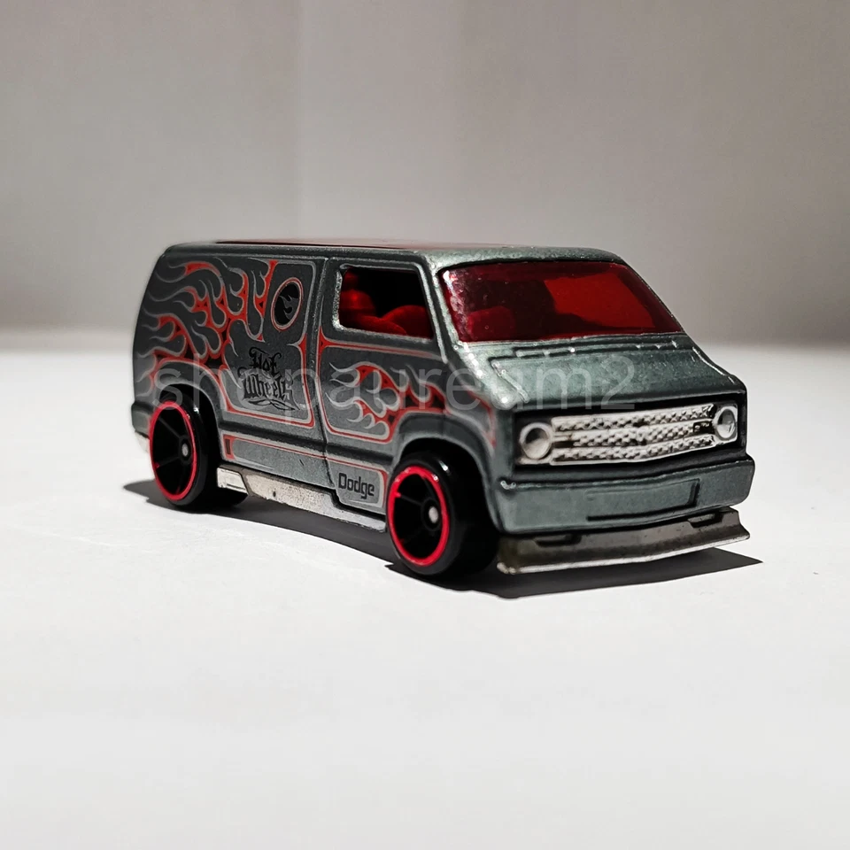 Hot Wheels Dodge-2007 Van Pikes Peak Tacoma, lote 2006 - autos diecast usados sueltos Foto 3 de 4