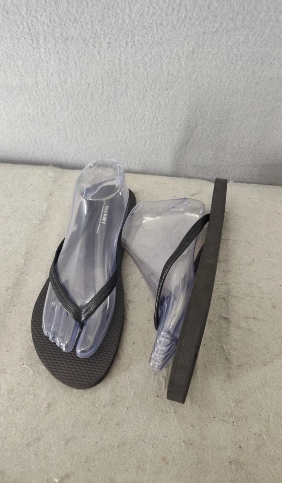 Old Navy Men Flexible 3Point Strap Sandals 9 Black Rubber Casual Relaxed Slip In - Image 4 of 4