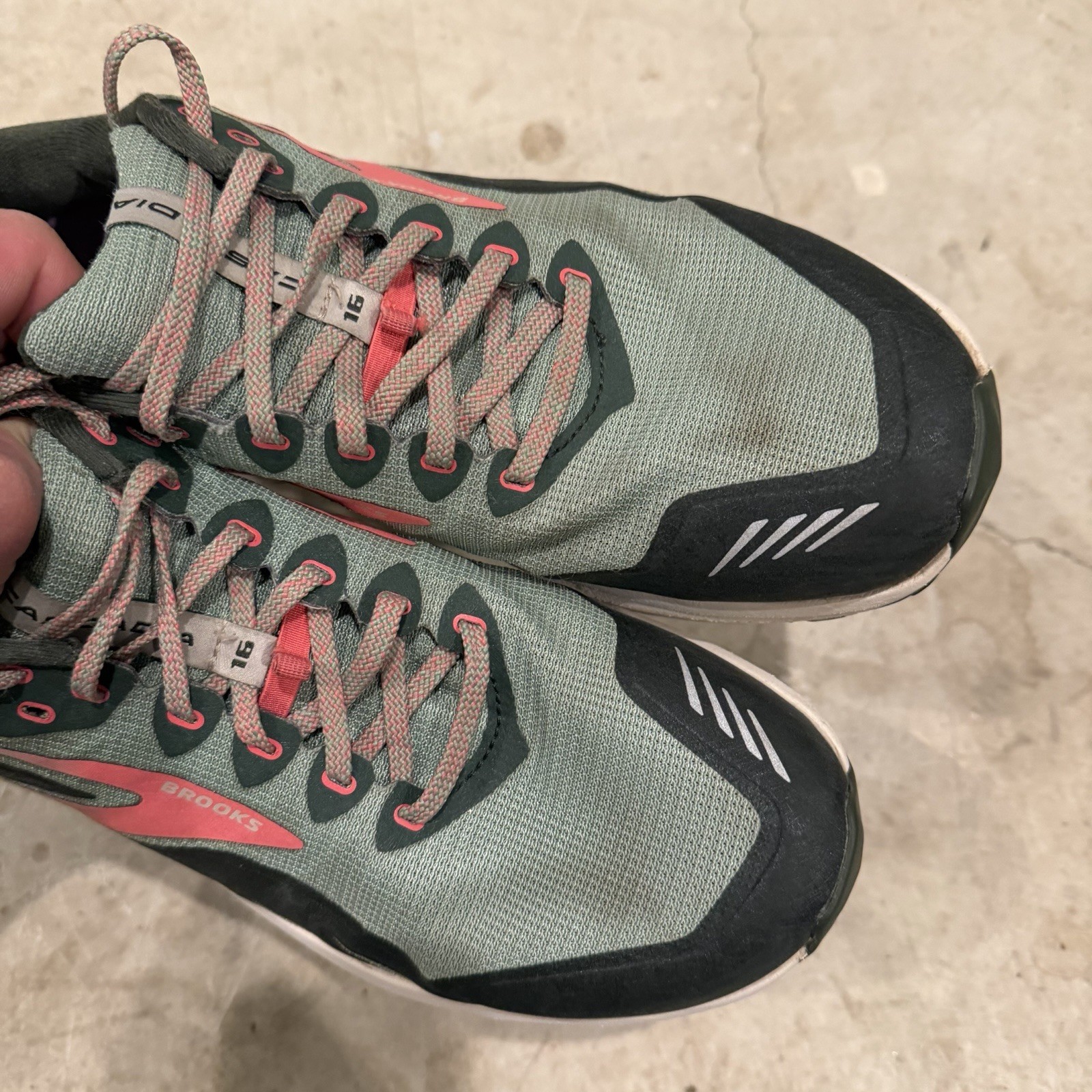 Brooks Cascadia 16 Green Trail Outdoor Hiking Shoes 1203631B394 Womens Size 10.5