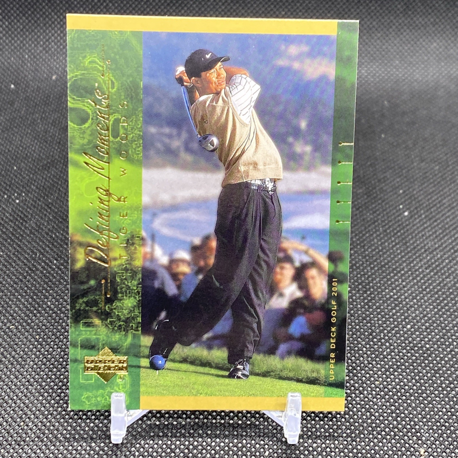 2001 Upper Deck TIGER WOODS ROOKIE CARD Defining Moments RC#124