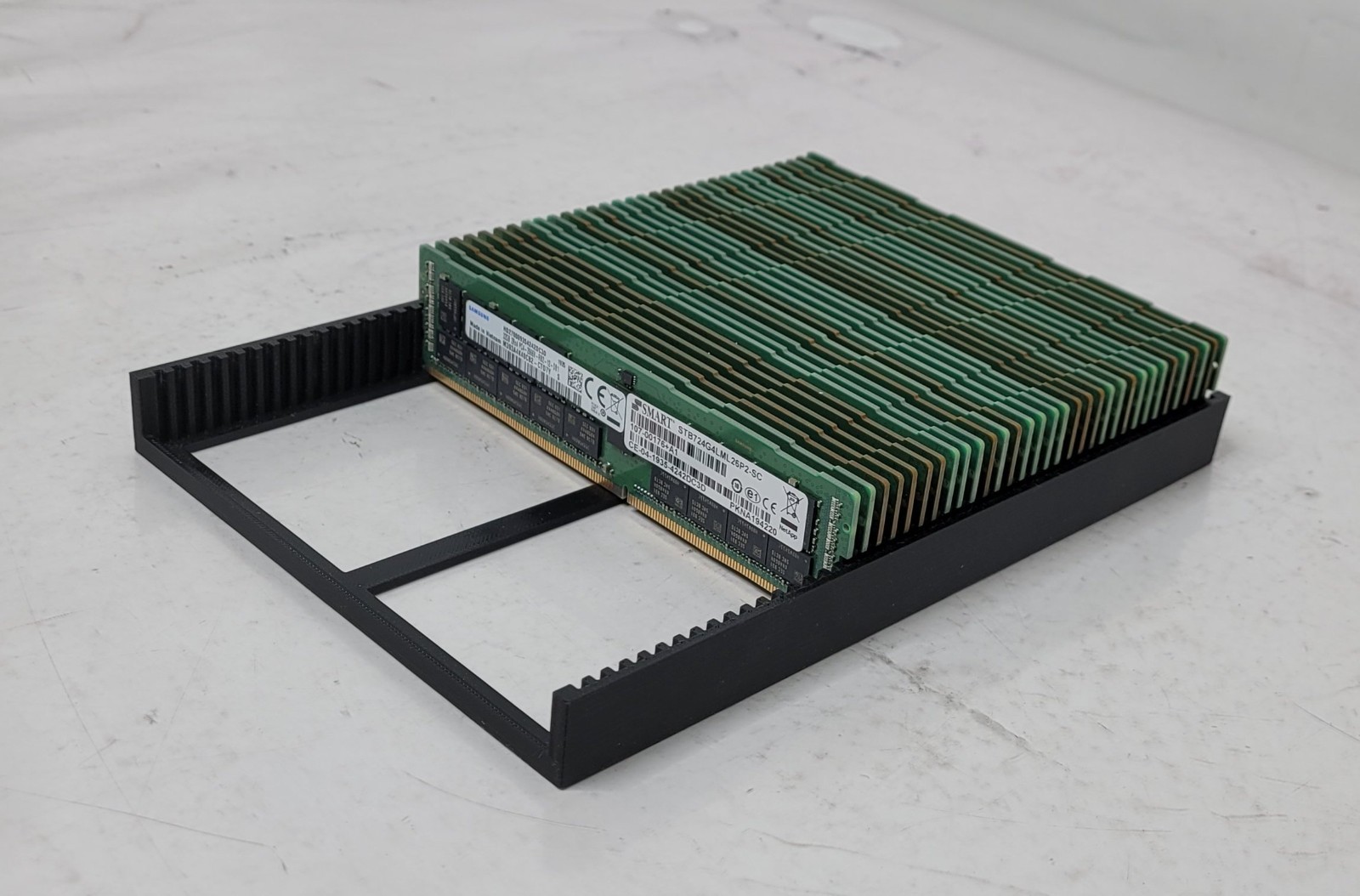 как выглядит 1.0TB/1024GB 32 x 32GB Lot of Samsung DDR4 Registered ECC Server RAM фото