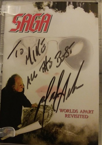 Michael Sadler SIGNED SAGA- Worlds Apart Revisited 30th Anniversary Ltd Edtn DVD - Afbeelding 1 van 7