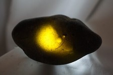 Black Sea Glass 32g RAREST OLDEST Pirate 1600  le Sainte-Marie Madagascar mad14