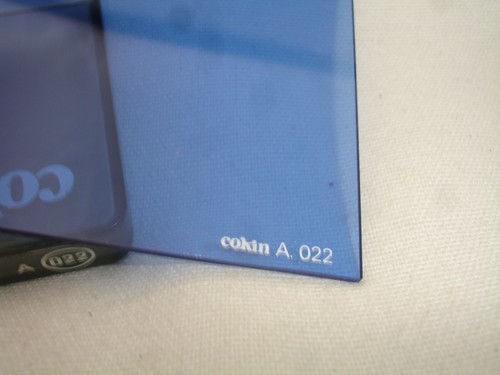Cokin A series 022 coef. +1 BLUE filter with plastic case 80c , No 22 - Picture 2 of 3