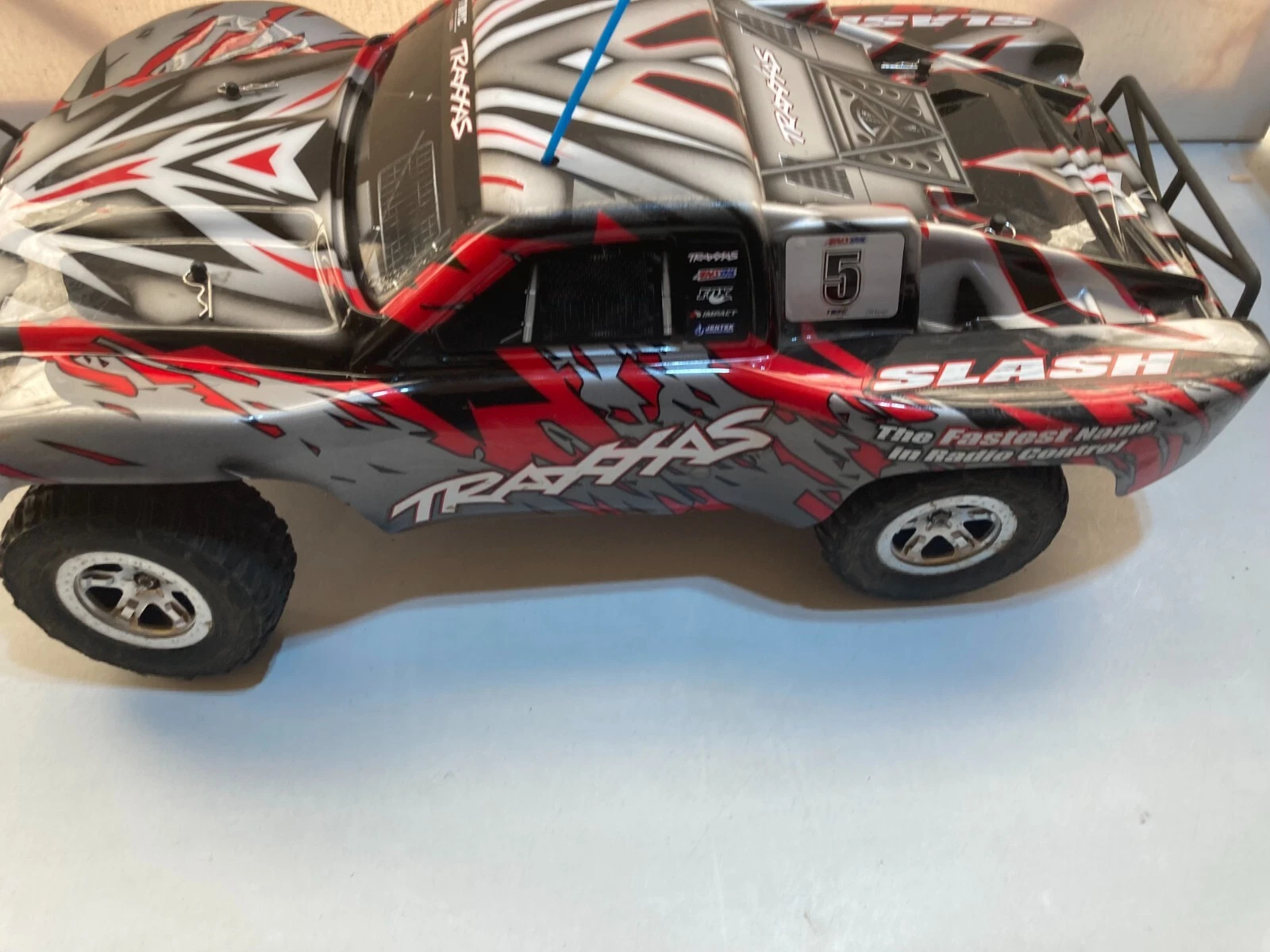 traxxas short course racing carro de controle remoto leia 