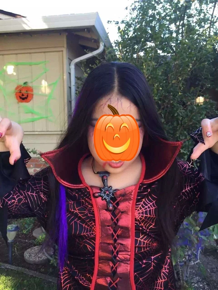 Disfraces de Halloween Bruja del Diablo para Niñas, 8-12 Foto 3 de 4