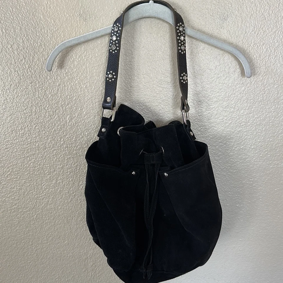 Bolso Tylie Malibu Negro Gamuza Cubo Cordón Adornado Correa Foto 4 de 4