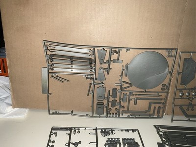 MODEL PARTS TSUKUDA & TAMIYA UNKNOWN ASSORTED CHECK PHOTOS ANDY YANCHUS ESTATE